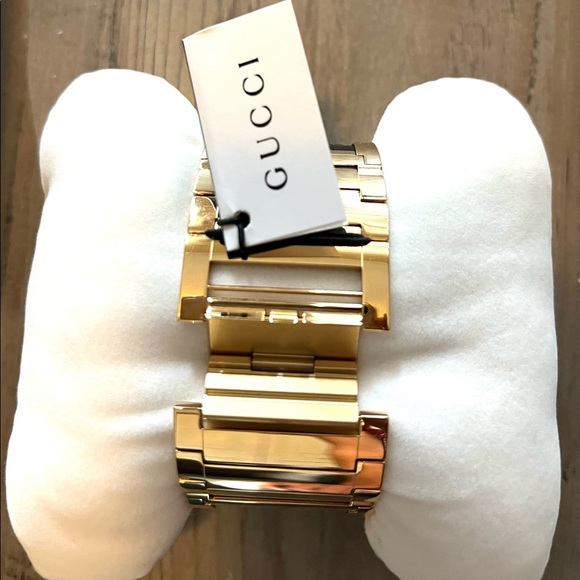 GUCCI WATCH * Authentic, Sold out!! * - Picture 3 of 6